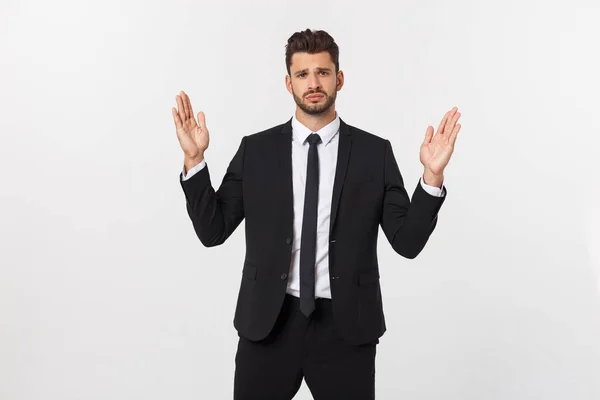 Ein Mann zeigt mit seinen Händen eine große Größe auf einem isolierten Hintergrund — Stockfoto