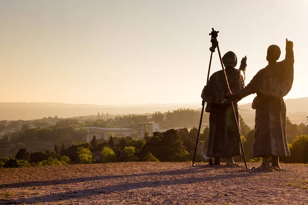 Hacılar Camino de Santiago, İspanya, Santiago de Compostela tepenin üzerinde anıt