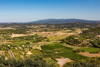 Gordes, Fransa ve Provence 'deki Town View Point Gordes' da çekilmiş.