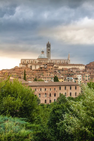 Panorama di Siena, Toscana, Italia con bellissima cupola di Siena C — Foto Stock