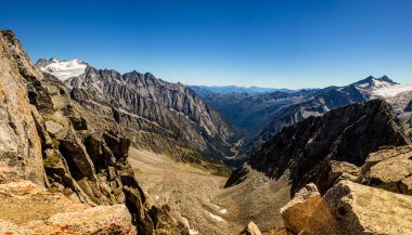 Val di Genova üzerinden Presena tepe, İtalya