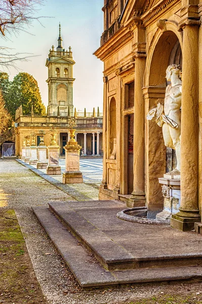 Marmeren standbeeld in Villa Litta van Tuin, Lainate bij Milaan Stockfoto