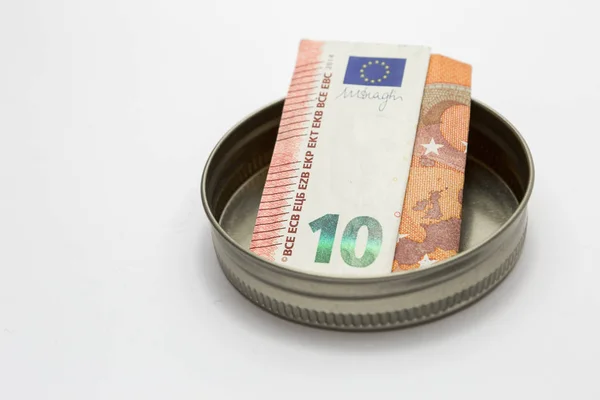 Προσφέροντας δέκα ευρώ — Φωτογραφία Αρχείου