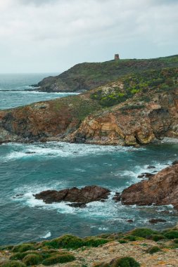 Sardunya büyük görünüm sahil Torre dei Corsari ile 