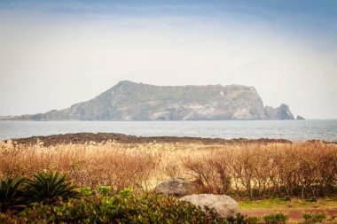 Seongsan Ilchulbong (gündoğumu tepe), bir Unesco doğa turizm sitesi Jeju Adası 