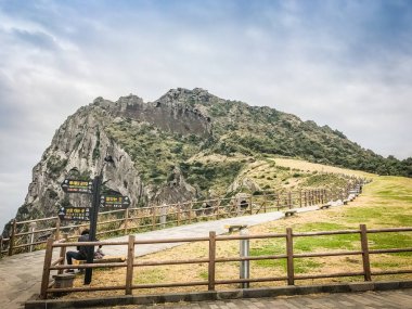 Güney Kore'de Jeju Adası'Seongsan Ilchulbong (gündoğumu üst noktası)