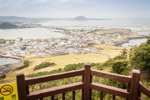 Seongsan ilchulbong (Sonnenaufgangsgipfel) auf der Insel Jeju im Süden Koreas — Stockfoto
