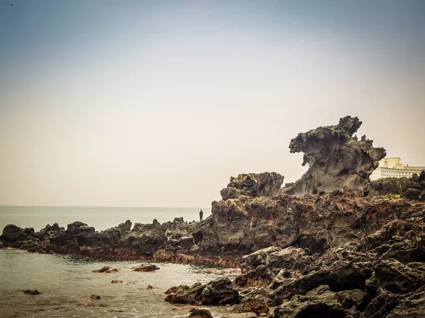Yongduam auch bekannt als Drachenkopf-Felsen auf der Insel Jeju, Südkorea — Stockfoto