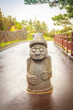 Görünüm taş Idol (Dolharubang, 