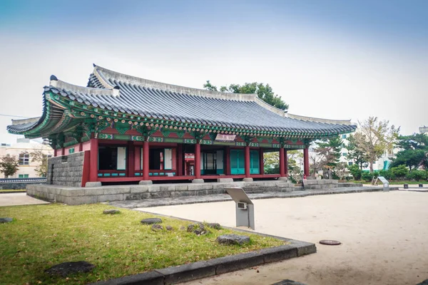 Jeju Mokgwana, o edifício restante mais antigo em Jeju para o antigo escritório do governo central, onde o magistrado do período Joseon de Jeju de 1392 a 1910 — Fotografia de Stock