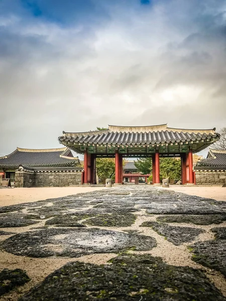 Jeju Mokgwana, il più antico edificio rimasto a Jeju per l'ex ufficio del governo centrale dove il magistrato del periodo Joseon di Jeju dal 1392 al 1910 — Foto Stock