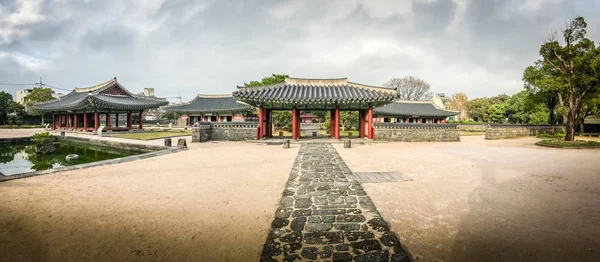 Τζέτζου: Mokgwana, το παλαιότερο υπόλοιπο κτίριο σε Τζέτζου για πρώην κεντρική κυβέρνηση γραφείο όπου η Joseon περίοδο ειρηνοδίκη της Jeju από 1392-1910 — Φωτογραφία Αρχείου