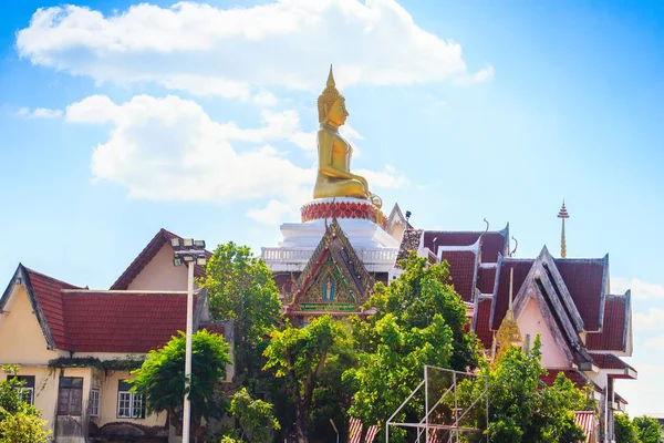 Gran imagen de Buda en Wat Lamduan Mekong Riverside — Foto de Stock