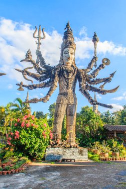 Phra Shiva, Sala Keoku, dev fantastik beton s park