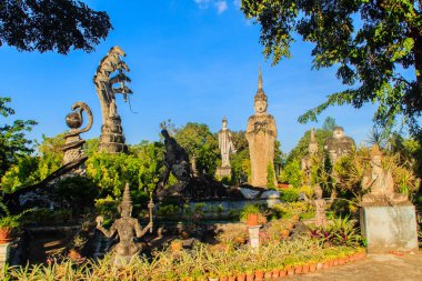 Sala Keoku, dev fantastik beton park Insp Heykel Sergisi