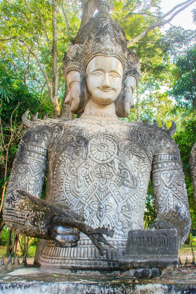 Brahma: el ángel del destino en la Sala Keoku, el parque del gigante fa —  Fotos de Stock