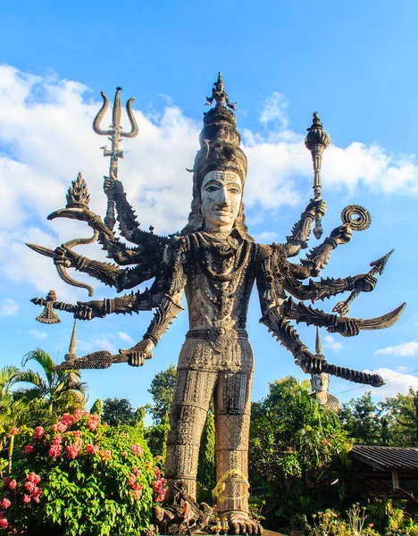 Шива в Сала Кеоку, парке гигантских фантастических бетонных скульптур — стоковое фото