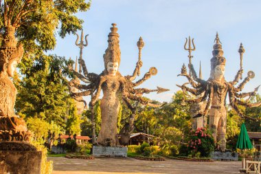 Sala Keoku, dev fantastik beton park Insp Heykel Sergisi