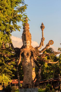 Sala Keoku, dev fantastik beton park Insp Heykel Sergisi