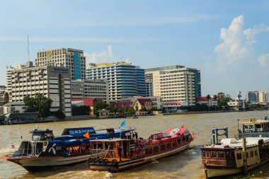Tha Maharaj piers görünümünden Siriraj Hastanesi