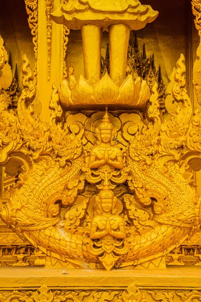 美しく、素晴らしい黄金仏教寺院ワット メークロン Paknam ホロ — ストック写真