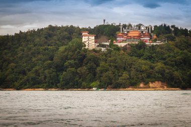 Güzel manzara göl güneş ay sabah ile mavi arka plan güneş ay Gölü Yuchi İlçesi, Nantou County, Tayvan