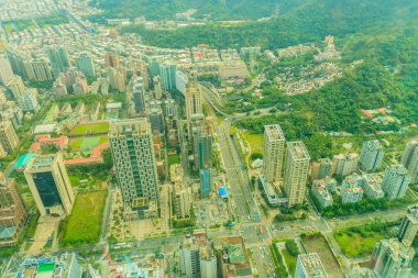 Taipei, sermaye City, Tayvan, mavi gökyüzü ve bulutlu gün üzerinden hava panorama
