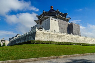 Ulusal Chiang Kai-shek Memorial Hall bir Ulusal Anıtı, bellekte, Çan Kay-Şek, Çin Cumhuriyeti eski Cumhurbaşkanı dikilmiş Simgesel Yapı ve turizm cazibe olduğunu. Zhongzheng semtinde, Taipei, Tayvan yer alan.
