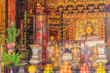 Lungshan Manka Tapınağı, Budist Tapınağı Wanhua bölgesinde, Taipei, Tayvan, güzel Guanyin heykel. Tapınak Taipei'de 1738 göçmenler tarafından Fujian Qing kural Guanyin onuruna sırasında yapıldı.