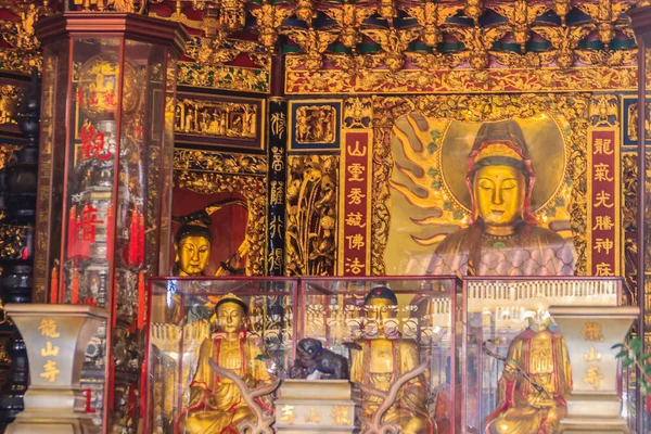 Hermosa Escultura Guanyin Templo Lungshan Manka Templo Buddhist Distrito Wanhua —  Fotos de Stock