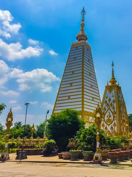 Belo Pagode Dourado Tarde Wat Phrathat Nong Bua Província Ubon — Fotografia de Stock