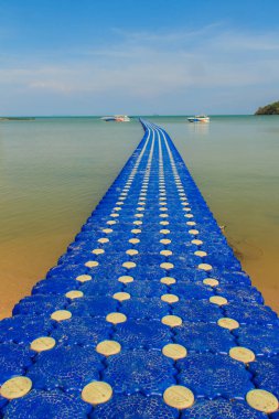 Deniz, rotomolding iskele, açılış sahne veya tekne dayayabilirsiniz veya demirlemiş küçük iskele içinde yüzen, yüzer iskele plastikten yapılmış güzel mavi duba