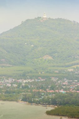 Güzel manzara Khao Khad sayısı Tower, Chalong bay, cape Panwa, efendim ada, Bon Adası, Phuket Phuket şehir dahil olmak üzere küçük ve büyük adalara gibi 360 derecelik görüş turist tadını çıkarabilirsiniz. Bu kule Vichit ilçe göre yapılmıştır 