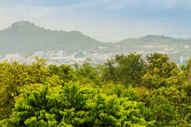 Güzel manzara Khao Khad sayısı Tower, Chalong bay, cape Panwa, efendim ada, Bon Adası, Phuket Phuket şehir dahil olmak üzere küçük ve büyük adalara gibi 360 derecelik görüş turist tadını çıkarabilirsiniz. Bu kule Vichit ilçe göre yapılmıştır 