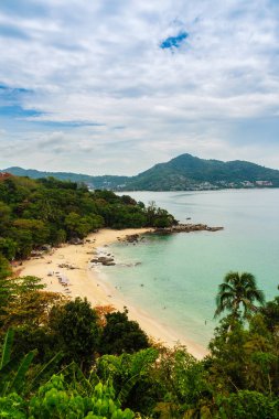Güzel deniz manzarası görünümü küçük ve özel Beach arasında Kamala beach ve Kalim Beach Kathu District, Phuket, Tayland