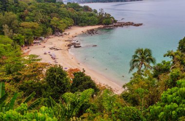 Güzel deniz manzarası görünümü küçük ve özel Beach arasında Kamala beach ve Kalim Beach Kathu District, Phuket, Tayland