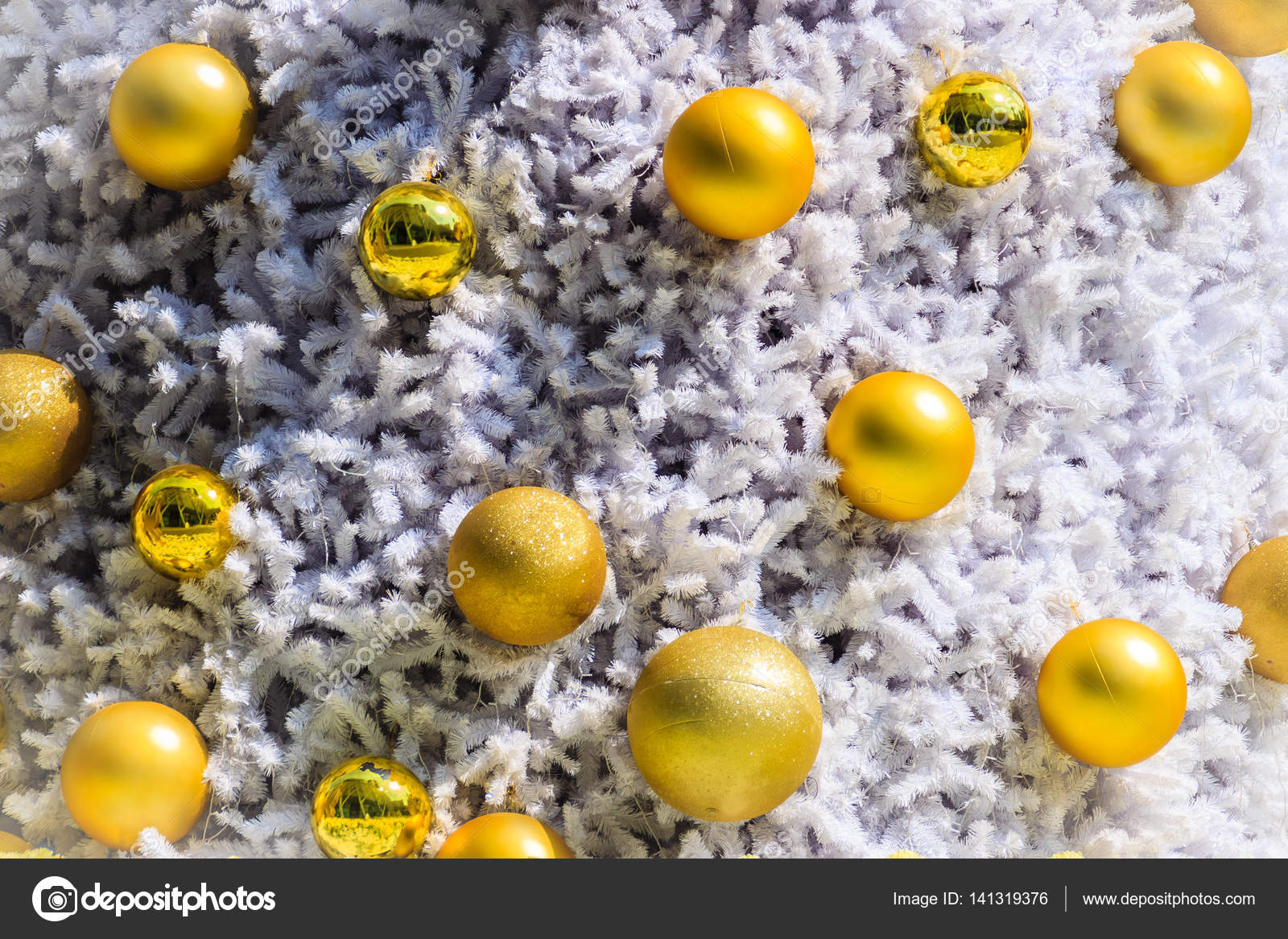 Beautiful Golden Balls Outdoor White Christmas Tree Decoration