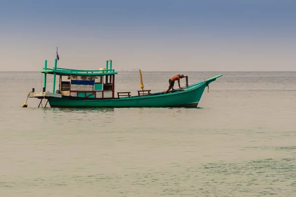 Barco Pescadores Hermosa Vista Del Paisaje Marino Playa Naiyang Maravillosa — Foto de Stock