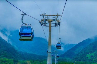Sun Moon Gölü Ropeway, Güneş Ay Gölü 'nü Formosa Aborjin Kültür Köyü tema parkına bağlayan manzaralı bir teleferik servisidir..