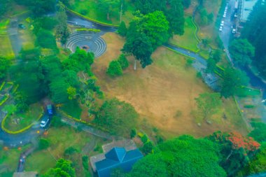 Sun Moon Gölü teleferik, güneş ay Gölü Formosa Aborijin Kültür Köyü Tema Parkı ile bağlayan doğal gondol kablo araba servisi güneş Monn gölden üstten görünüm.