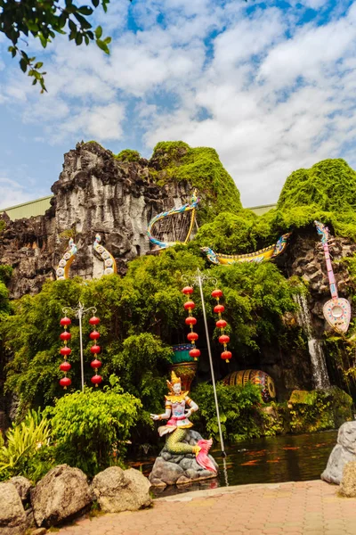 Wunderschöne Skulpturen Eingang Von Phuket Fantasea Dem Öffentlichen Themenpark Phuket — Stockfoto