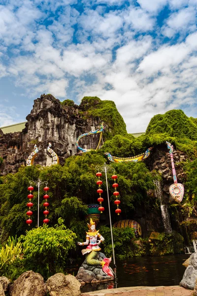 Hermosas Esculturas Entrada Phuket Fantasea Parque Temático Público Ciudad Phuket —  Fotos de Stock