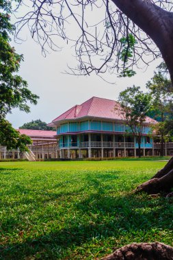 Güzel mimari af Mrigadayavan Sarayı, eski Kraliyet ikamet yeriydi ve turistik Cha Am, Phetchaburi Eyaleti, Tayland.