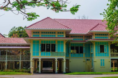 Güzel mimari af Mrigadayavan Sarayı, eski Kraliyet ikamet yeriydi ve turistik Cha Am, Phetchaburi Eyaleti, Tayland.