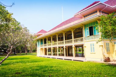 Güzel mimari af Mrigadayavan Sarayı, eski Kraliyet ikamet yeriydi ve turistik Cha Am, Phetchaburi Eyaleti, Tayland.