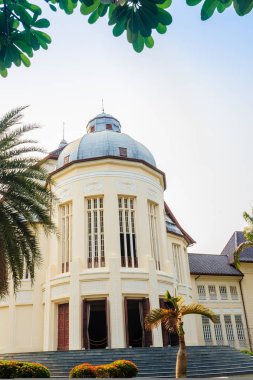 Güzel manzarası ve mimarisiyle (sunflare) Phra Ramratchaniwet Sarayı (Wang Ban Peun), eski Kral Rama 5 palace, ana ortak turistik merkezleri: Phetchaburi, Thailand