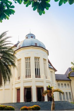 Güzel manzarası ve mimarisiyle (sunflare) Phra Ramratchaniwet Sarayı (Wang Ban Peun), eski Kral Rama 5 palace, ana ortak turistik merkezleri: Phetchaburi, Thailand