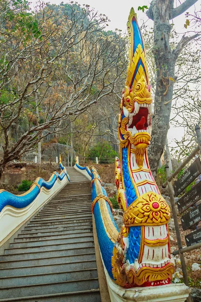 Belle Sculpture Tête Naga Dans Les Escaliers Menant Temple Sur — Photo