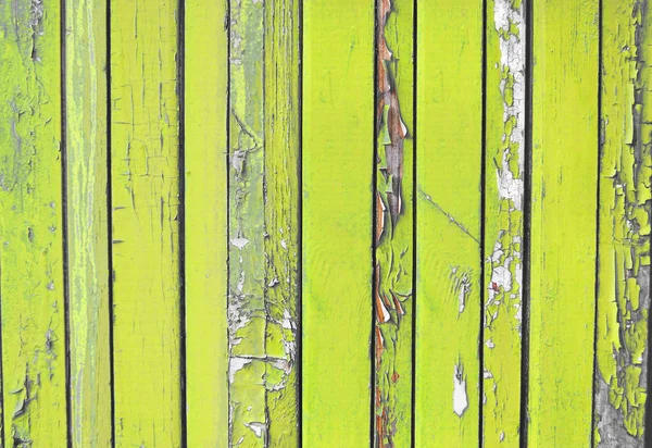 Κίτρινο, λεμόνι παλιό ξύλινο φράχτη. ξύλο περίφραγμα φόντο. σανίδες υφή — Φωτογραφία Αρχείου