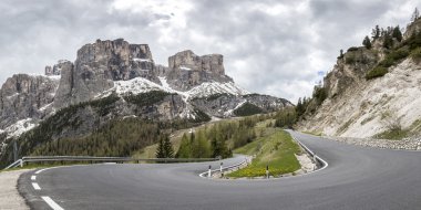 Passstrasse Groednerjoch Dolomites içinde için